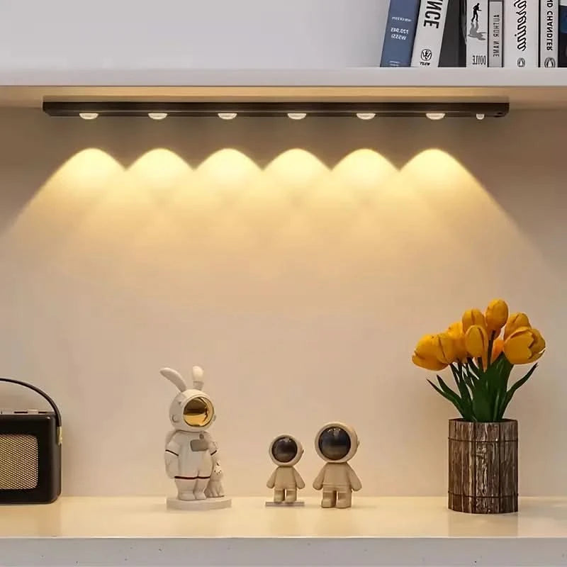 מנורת LED דבק עם חיישן תנועה חכם 
